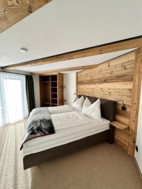Klamm Lodge